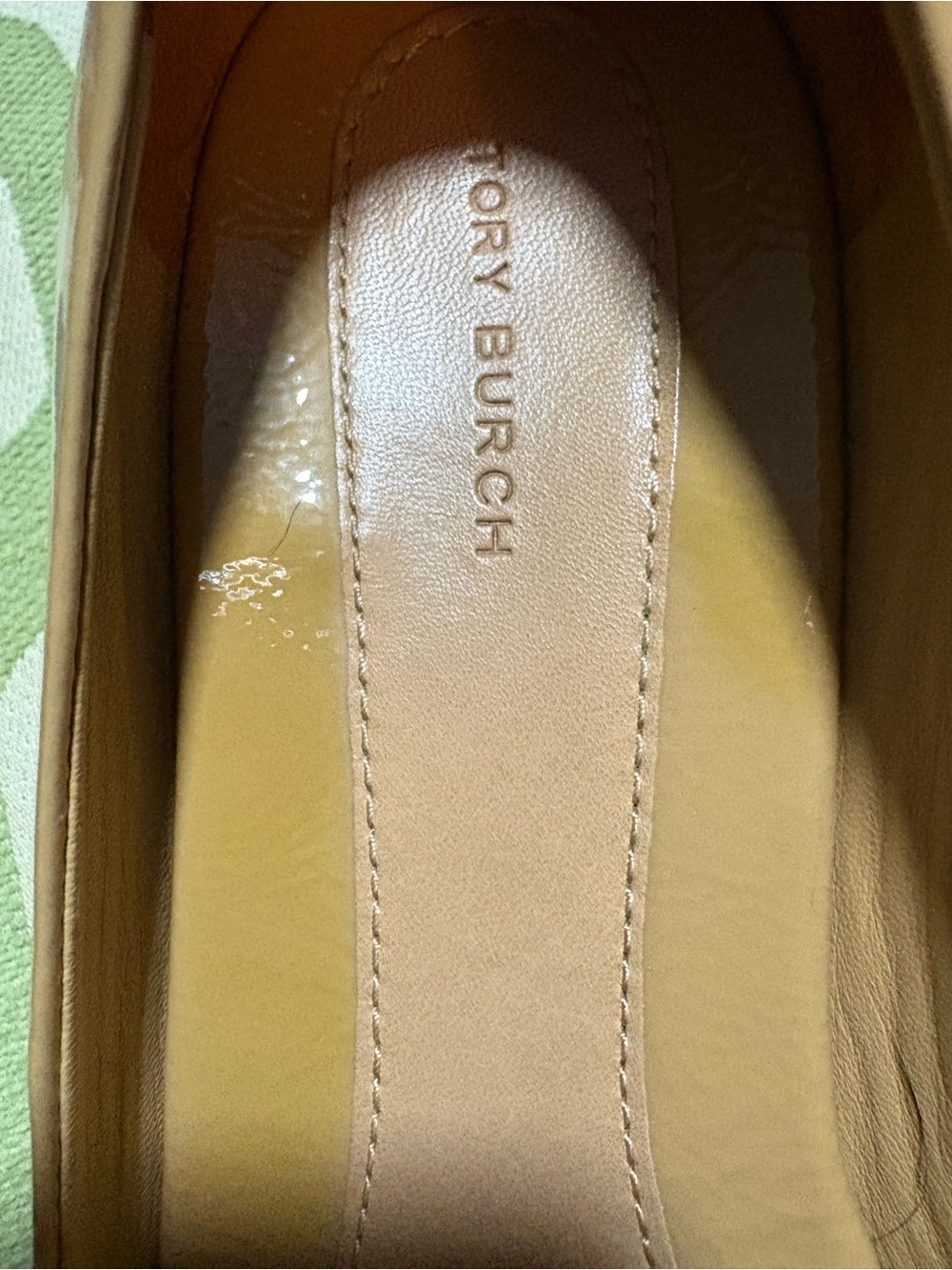 Tory Burch Beige Patent Leather Logo Ballet Flats - Picture 4 of 5